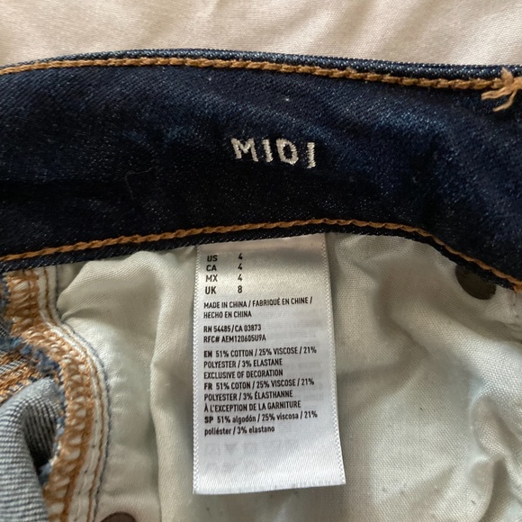 Women's Mid length Denim Shorts - Picture 3 of 3